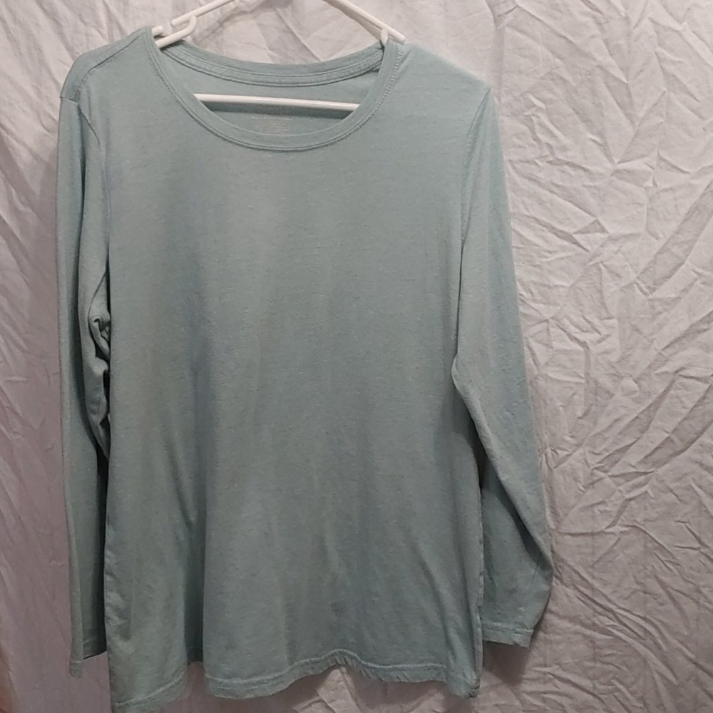 Any Item $10- Send an Offer (Purses Excluded)- Soft long sleeve shirt